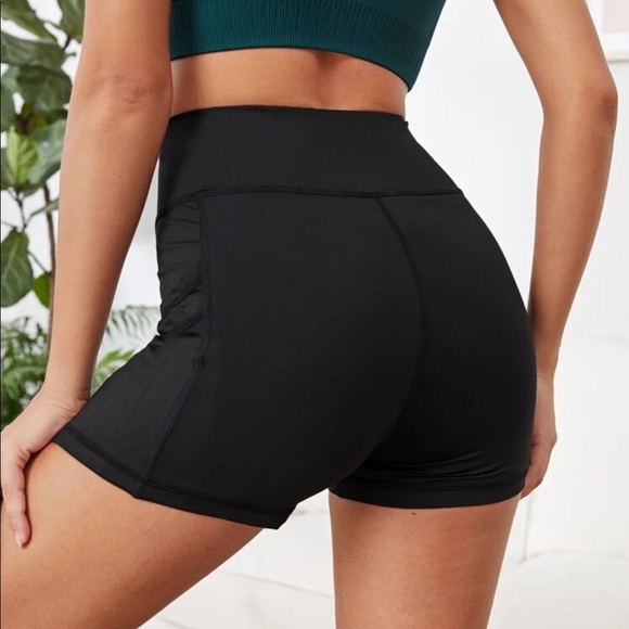 SHEIN Black Biker Shorts with Pockets - Picture 2 of 9